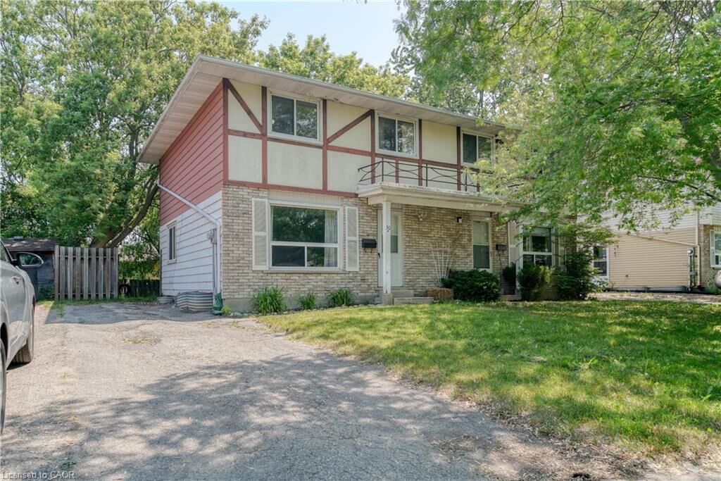 Property Photo:  30 Amos Avenue A  ON N2L 5G3 