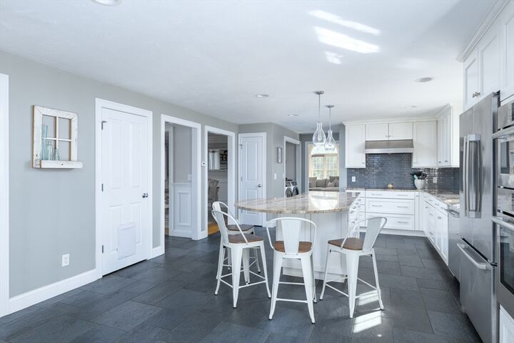 Property Photo:  27 Vista Circle  MA 01543 