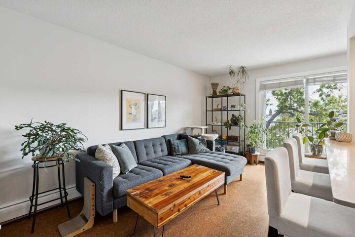 Property Photo: 1603 26 Avenue SW 203 AB T2T 1C7