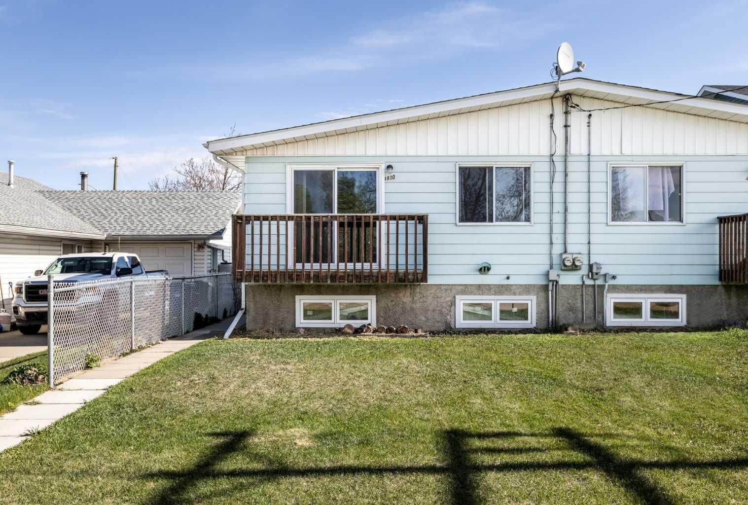 Property Photo:  4930 59 Street  AB T4G 1R8 