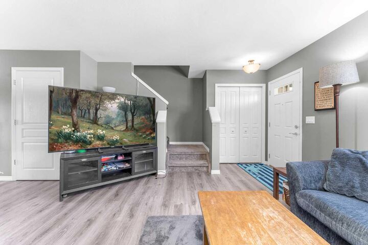 Property Photo: 22 Hawthorn Place AB T4S 0R8