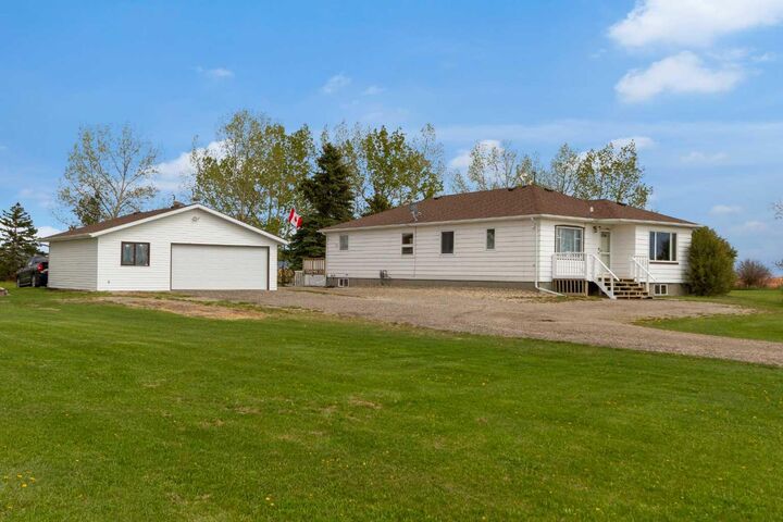Property Photo:  241043 Range Road 270  AB T1P 0S2 