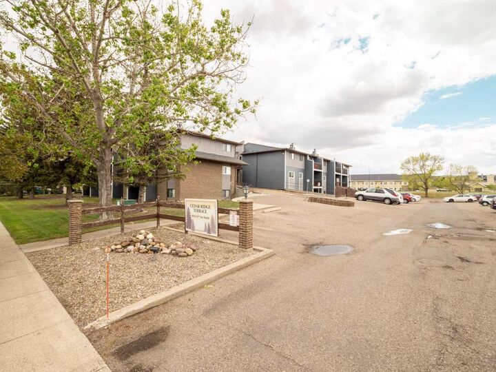 3910 23 Avenue S 108 — photo 1
