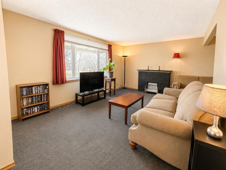 Property Photo: 614 6 Avenue AB T9W 1B2