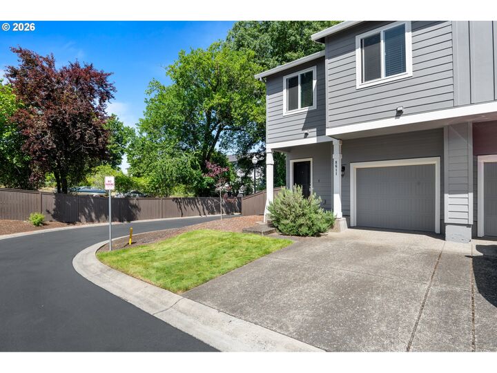 Property Photo:  8611 NE 13th Pl  WA 98665 