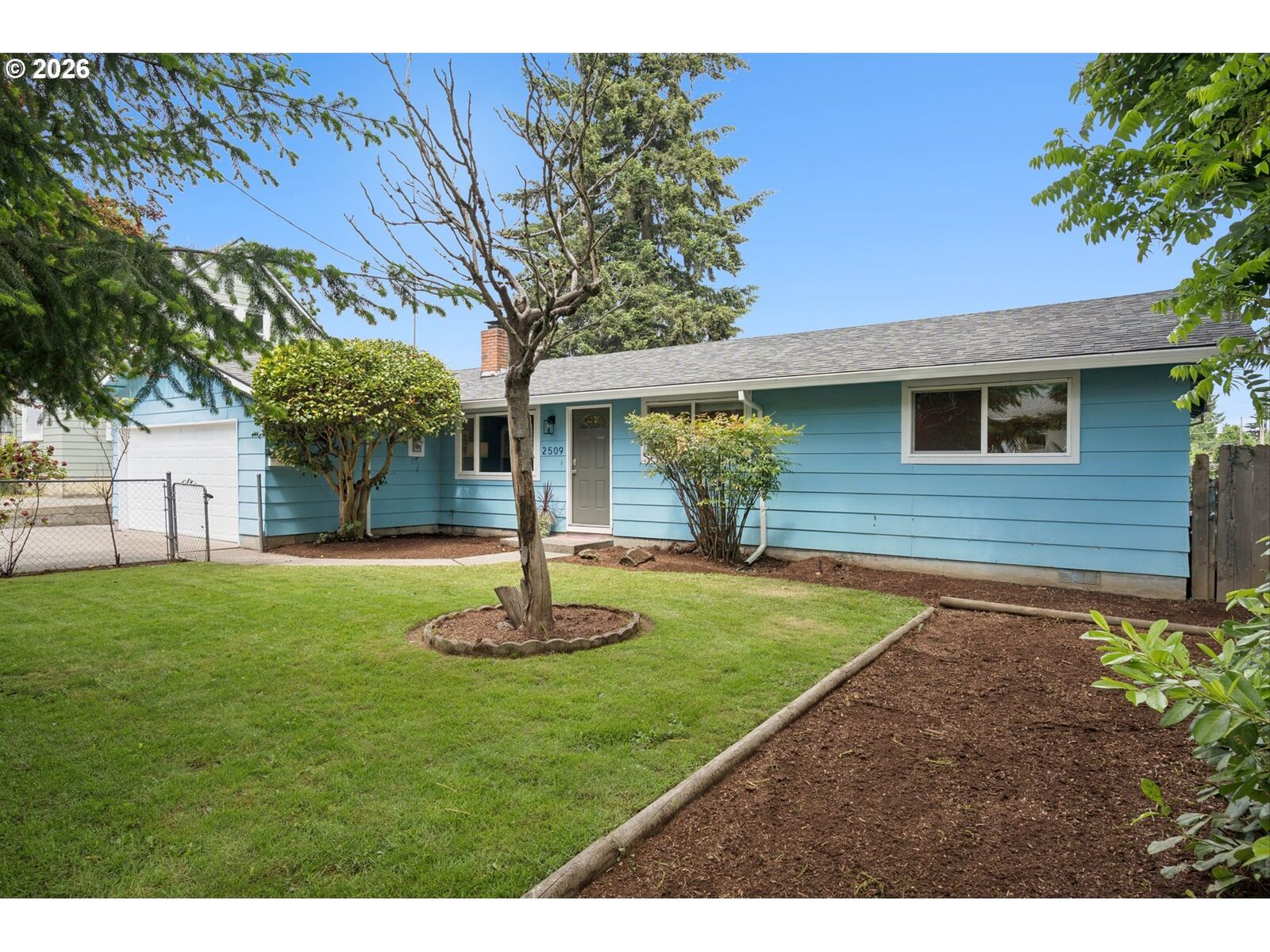 Property Photo:  2509 N Kilpatrick St  OR 97217 
