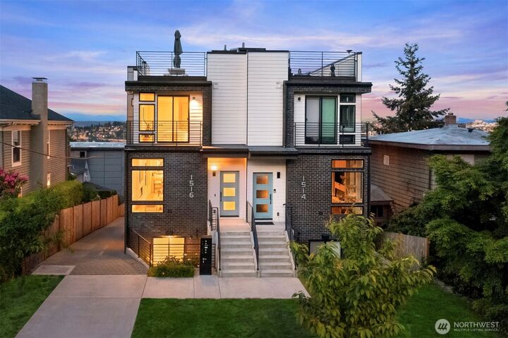 Property Photo:  1516  Bigelow Avenue N  WA 98109 