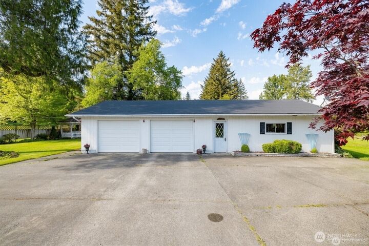 Property Photo:  5194  School Street  WA 98220 