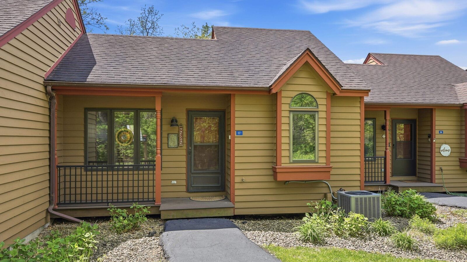 Property Photo:  17 Oak Glen Drive  IL 61036 