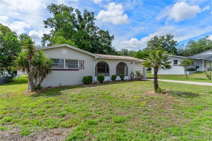 Property Photo:  75 S Osceola Street  FL 34465 