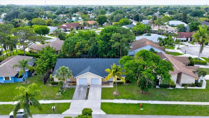 Property Photo: 12452 Guilford Way FL 33414