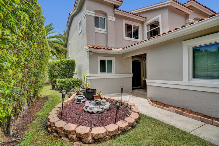 Property Photo:  10474 Mateo Court 10474  FL 33498 