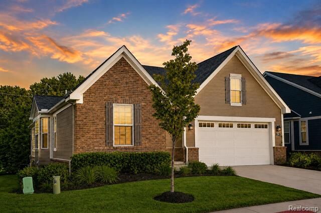 Property Photo:  154 Mulberry Lane  MI 48309 