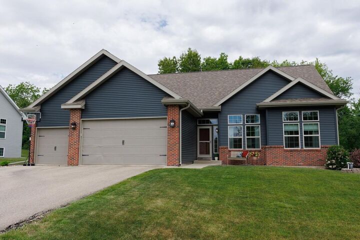 Property Photo:  1013 E Superior Drive  WI 53534 