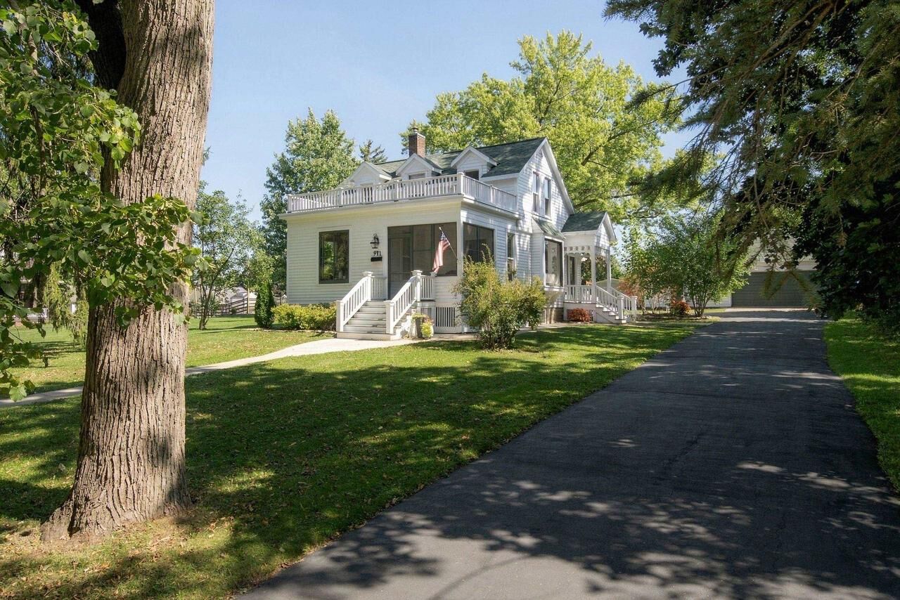 Property Photo:  911 Watson Street  WI 54971 