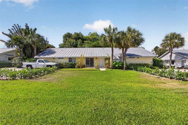 Property Photo:  1954 Windsor Dr 1954  FL 33408 