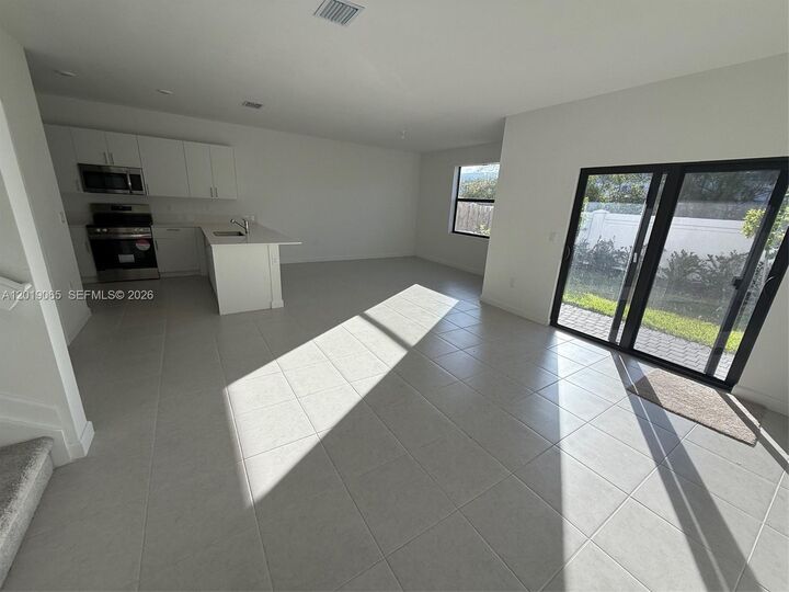Property Photo: 4957 Oakmont Dr 5838 FL 33312