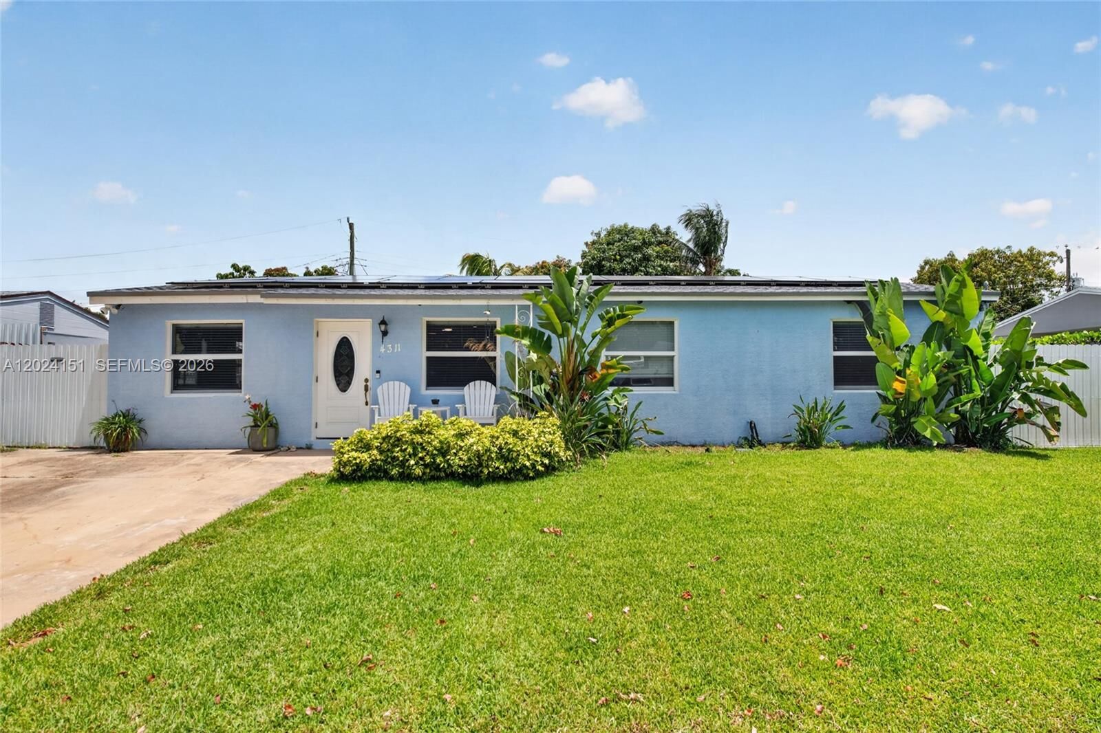 Property Photo: 4311 SW 24th St FL 33317