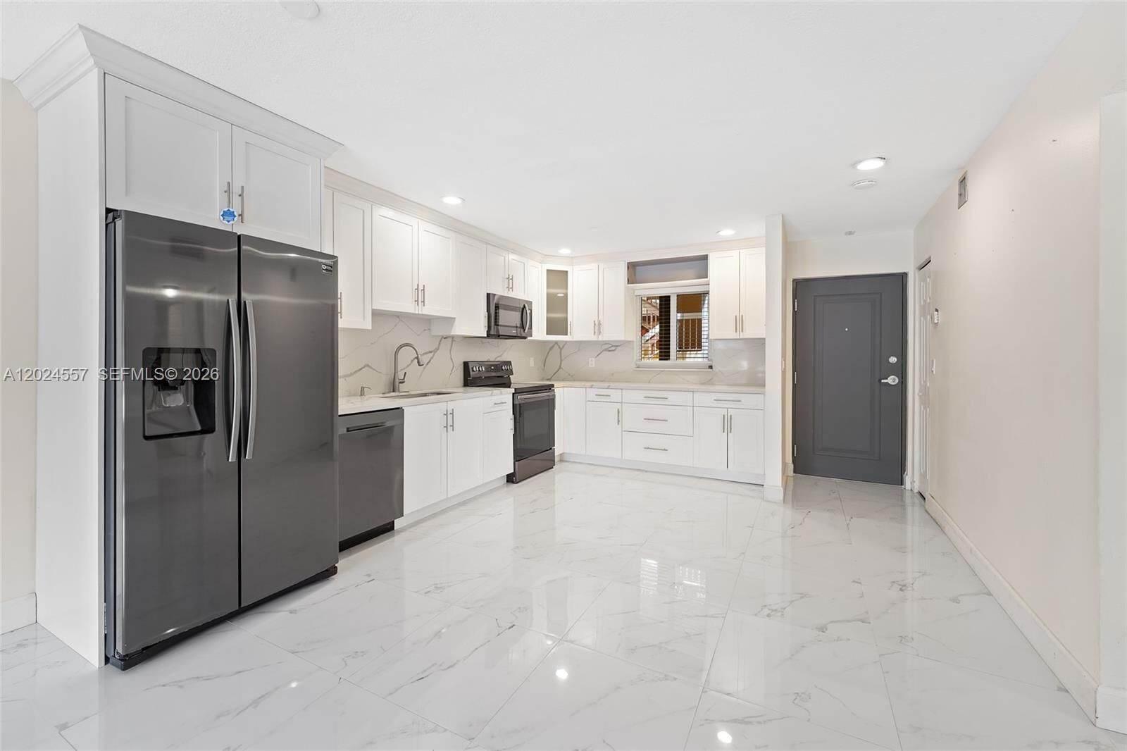 Property Photo: 7920 Camino Real M-109 FL 33143