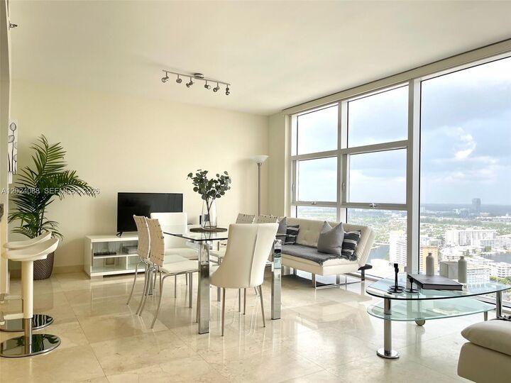 Property Photo:  1830 S Ocean Dr 3407  FL 33009 