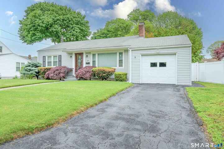 Property Photo:  20 Pickett Street  CT 06460 
