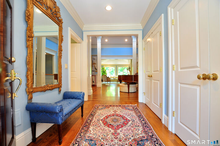 Property Photo:  2 Schuyler Lane 2  CT 06002 
