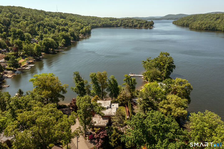 Property Photo:  9 Oak Point Club  CT 06776 
