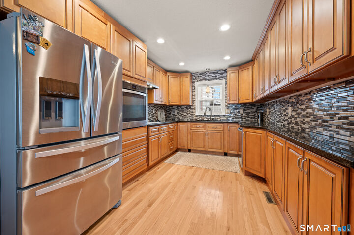Property Photo:  