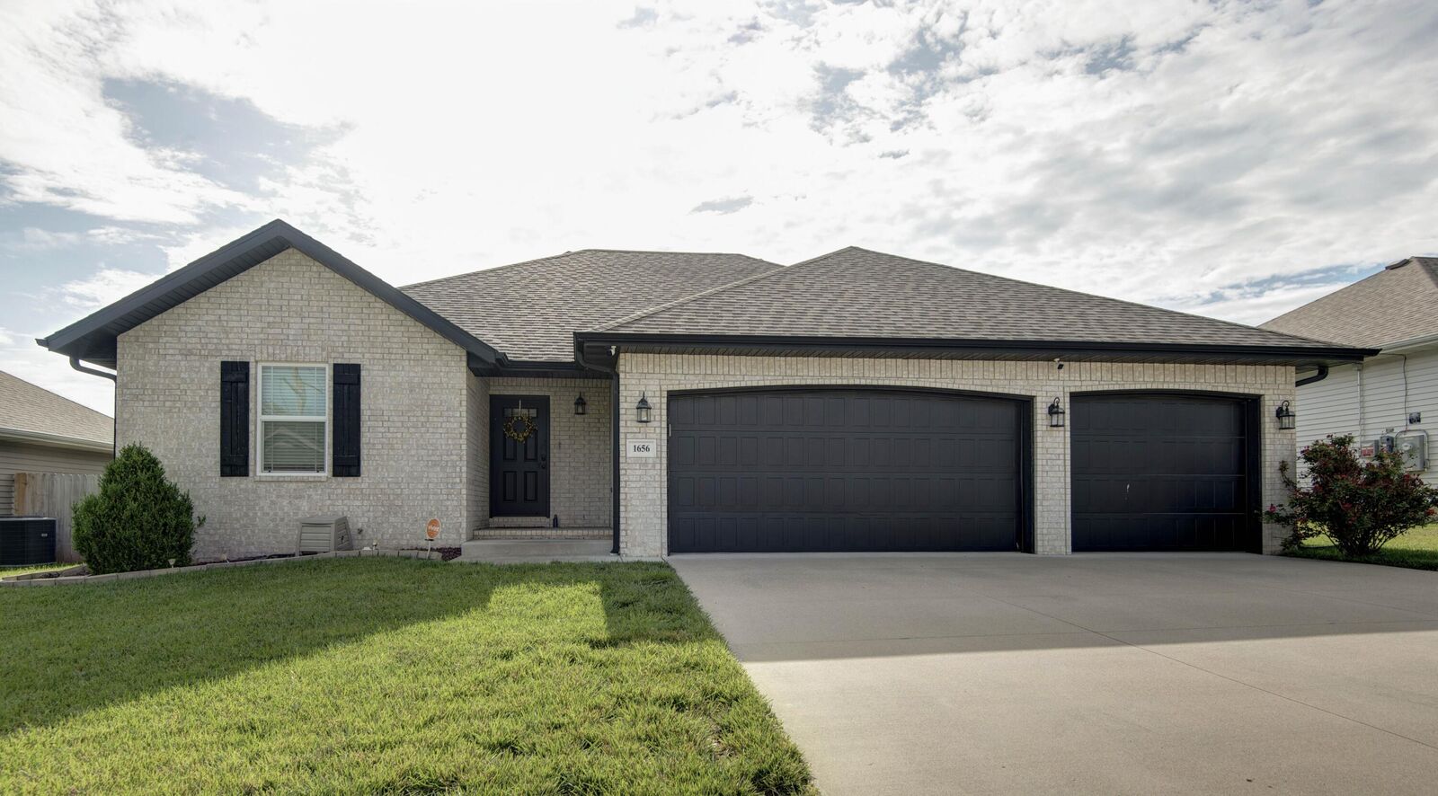 Property Photo: 1656 N Penrose Avenue MO 65714