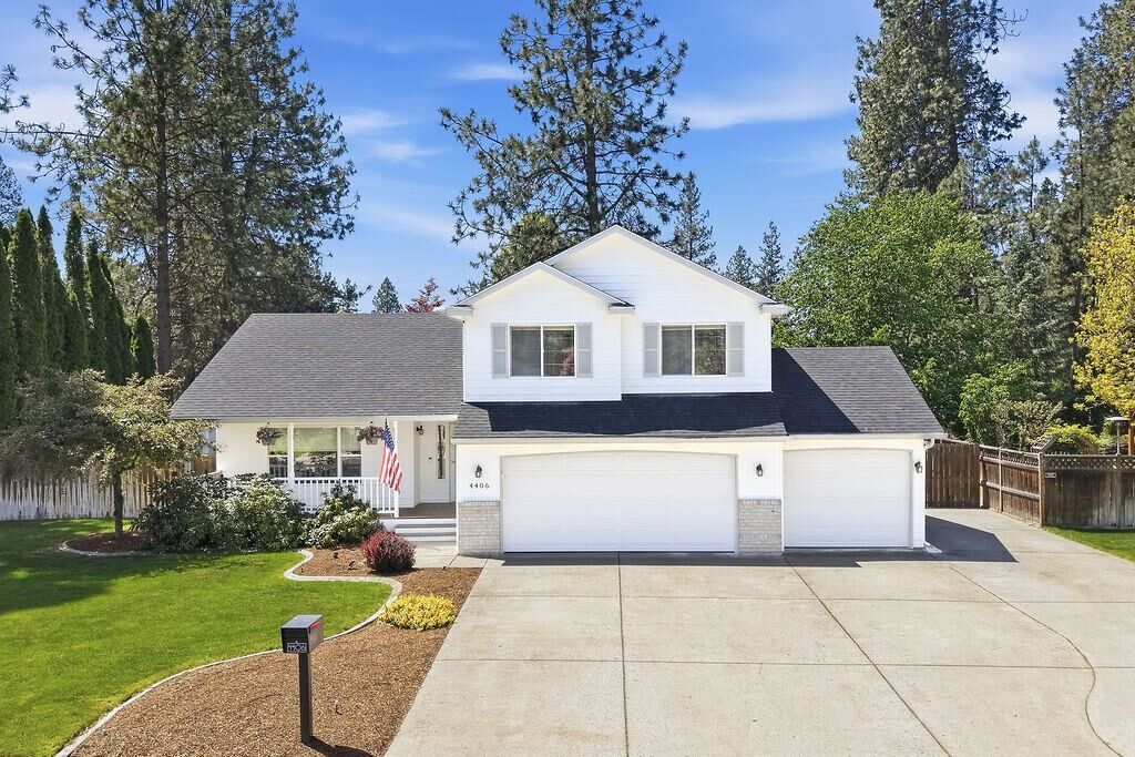 Property Photo:  4406 E Woodglen Rd  WA 99021 