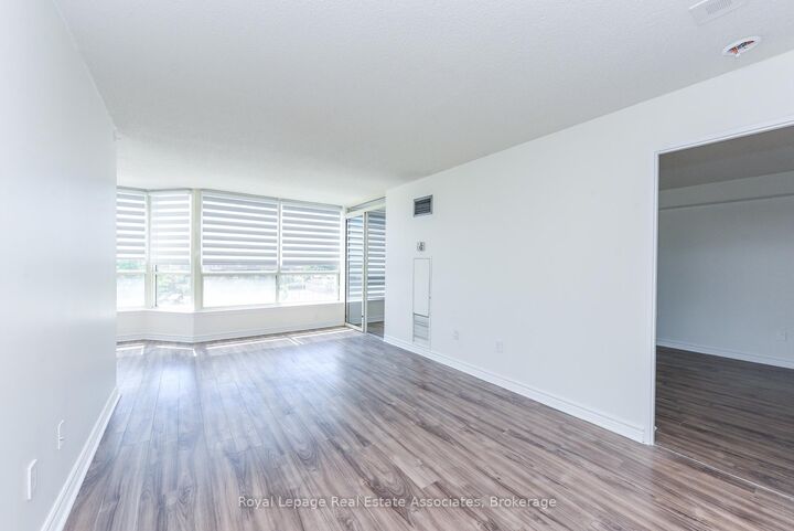 Property Photo: 55 Elm Drive W 501 ON L5B 3Z3
