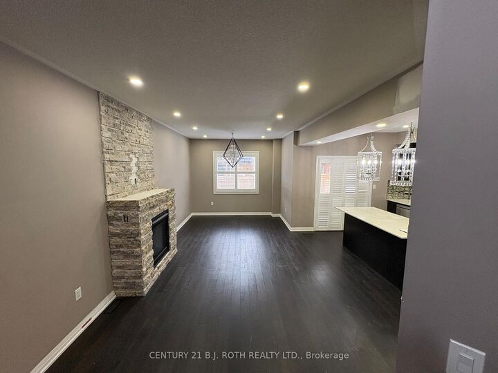 Property Photo:  34 Alaskan Heights  ON L9J 0H9 