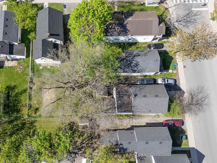 Property Photo: 216 Alfred Street ON K7L 3R9