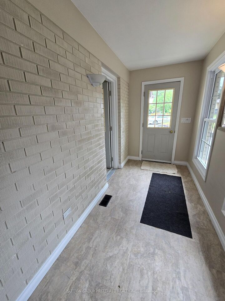 Property Photo:  17 Agincourt Place  ON N5Z 4E8 