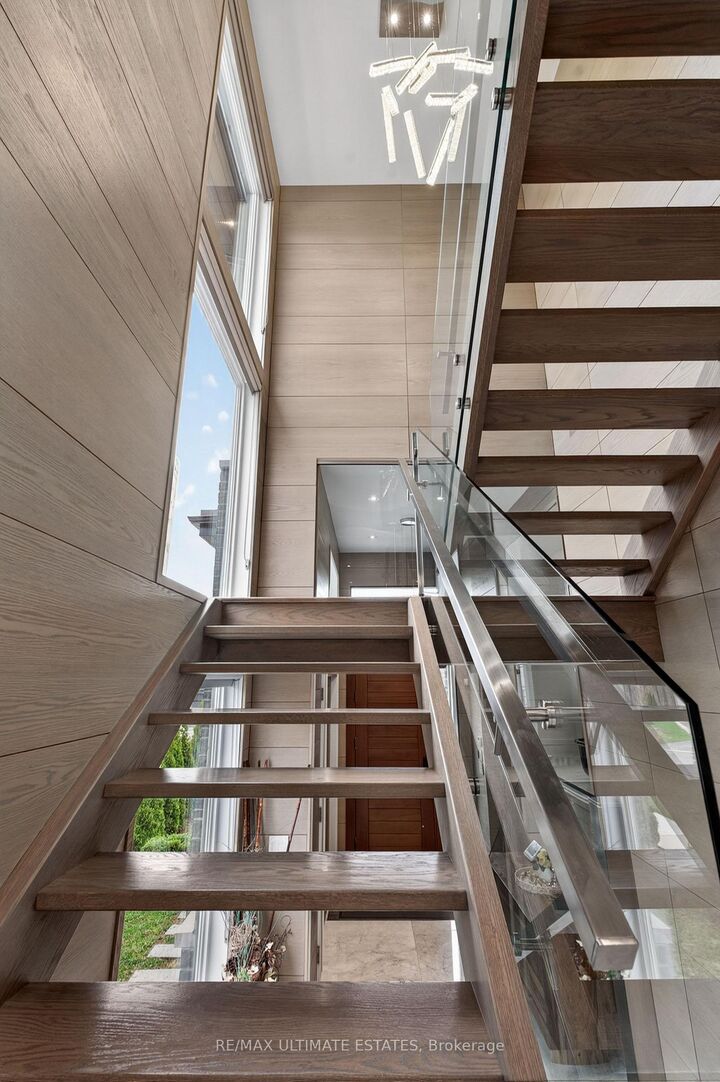 Property Photo: 48 Cornelius Parkway ON M6L 2K4