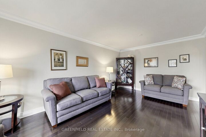 Property Photo: 87 Mulholland Avenue ON M6A 2S5