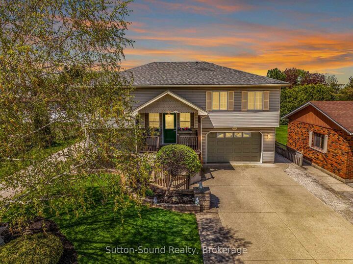 900 10th Avenue E — photo 1