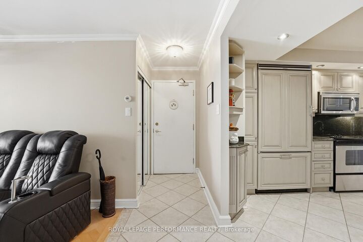 Property Photo: 160 George Street 1601 ON K1N 9M2