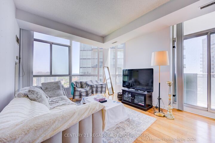 Property Photo: 220 Burnhamthorpe Road 3004 ON L5B 3Y5