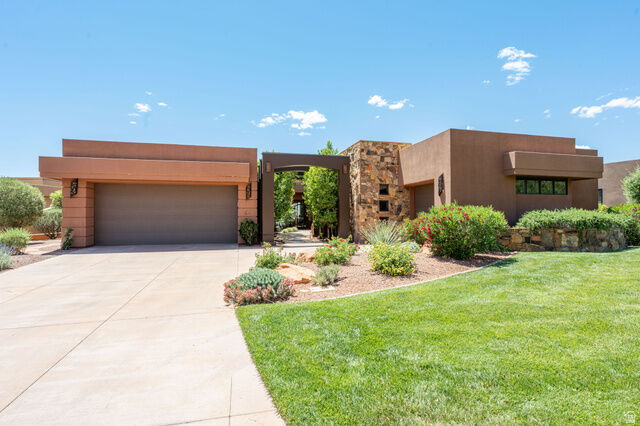 Property Photo:  2331 W Entrada Trl 61  UT 84770 