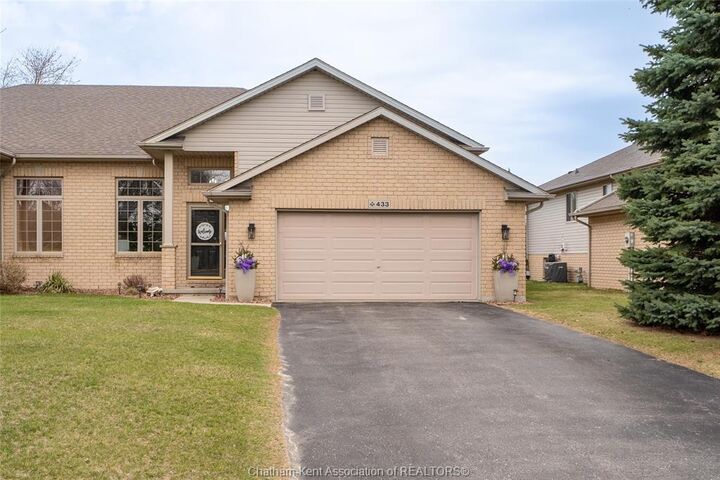 Property Photo: 433 Keil Trail North ON N7L 5R2