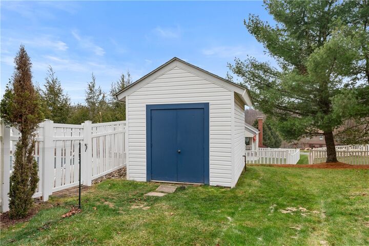 Property Photo:  14 Autumnwood Court  PA 15239 