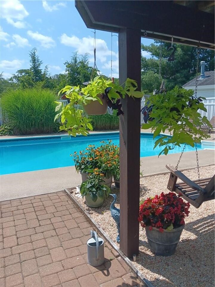 Property Photo: 14 Autumnwood Court PA 15239