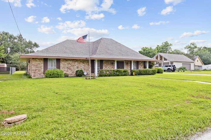 Property Photo:  104 Crestline Drive  LA 70507 