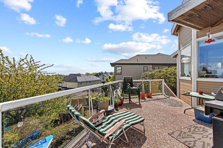 Property Photo: 307 Rosehill Wynd BC V4M 3L8