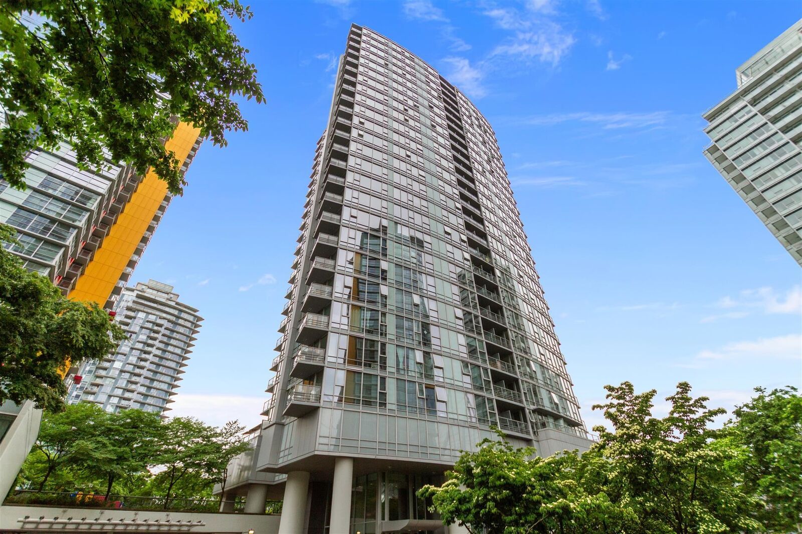 Property Photo: 131 Regiment Square 707 BC V6B 1X6