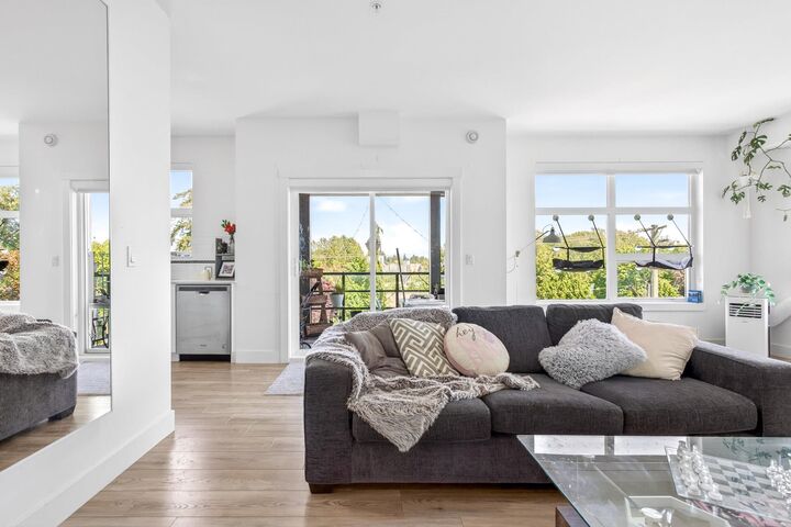 Property Photo: 22577 Royal Crescent 403 BC V2X 2M2
