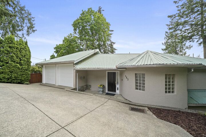 Property Photo: 463 Ventura Crescent BC V7N 3G8