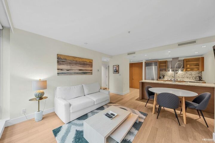 Property Photo: 1111 Alberni Street 3307 BC V6E 4V2