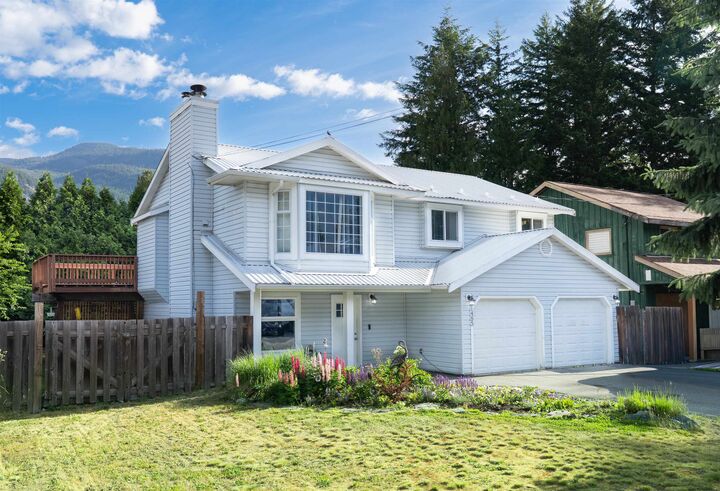 1485 Lupin Street — photo 1